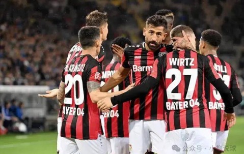 壹号-斯图加特训练开放日,最后时刻外线爆发引观众欢呼,荷甲在即,轮换策略被讨论的简单介绍