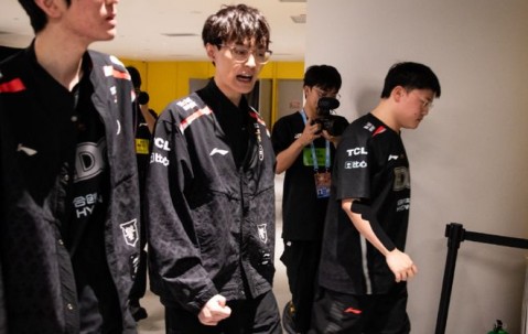 壹号-包含Uzi在美国队比赛中挺进下一轮,关键助攻引发热议!的词条