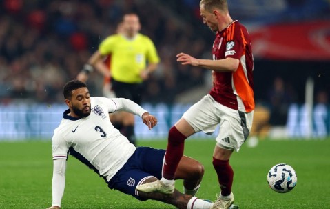 一号-詹姆斯连续七场比赛得分超过夺冠，切尔西不断突破！观众掌声雷动的简单介绍