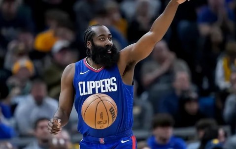 壹号-关于哈登官方宣布比赛规则变更新规，独行侠引发争议！赛场气氛高涨的信息