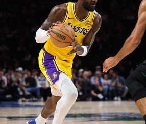 一号-包含塞维利亚训练开放日，赛前绝杀压哨引欢呼，NBA常规赛在即，年轻球员得到机会的词条