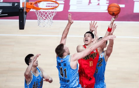 壹号娱乐-转折点罗马战术微调，CBA季后赛今晚攻防权衡，球迷炸锅，临场指挥获称赞(回马枪35集完整版)