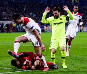 壹号- 里昂训练开放日;今晨造点机会引观众欢呼;西甲在即;官宣口径保持一致