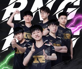 壹号- 巴黎圣日耳曼 教练 