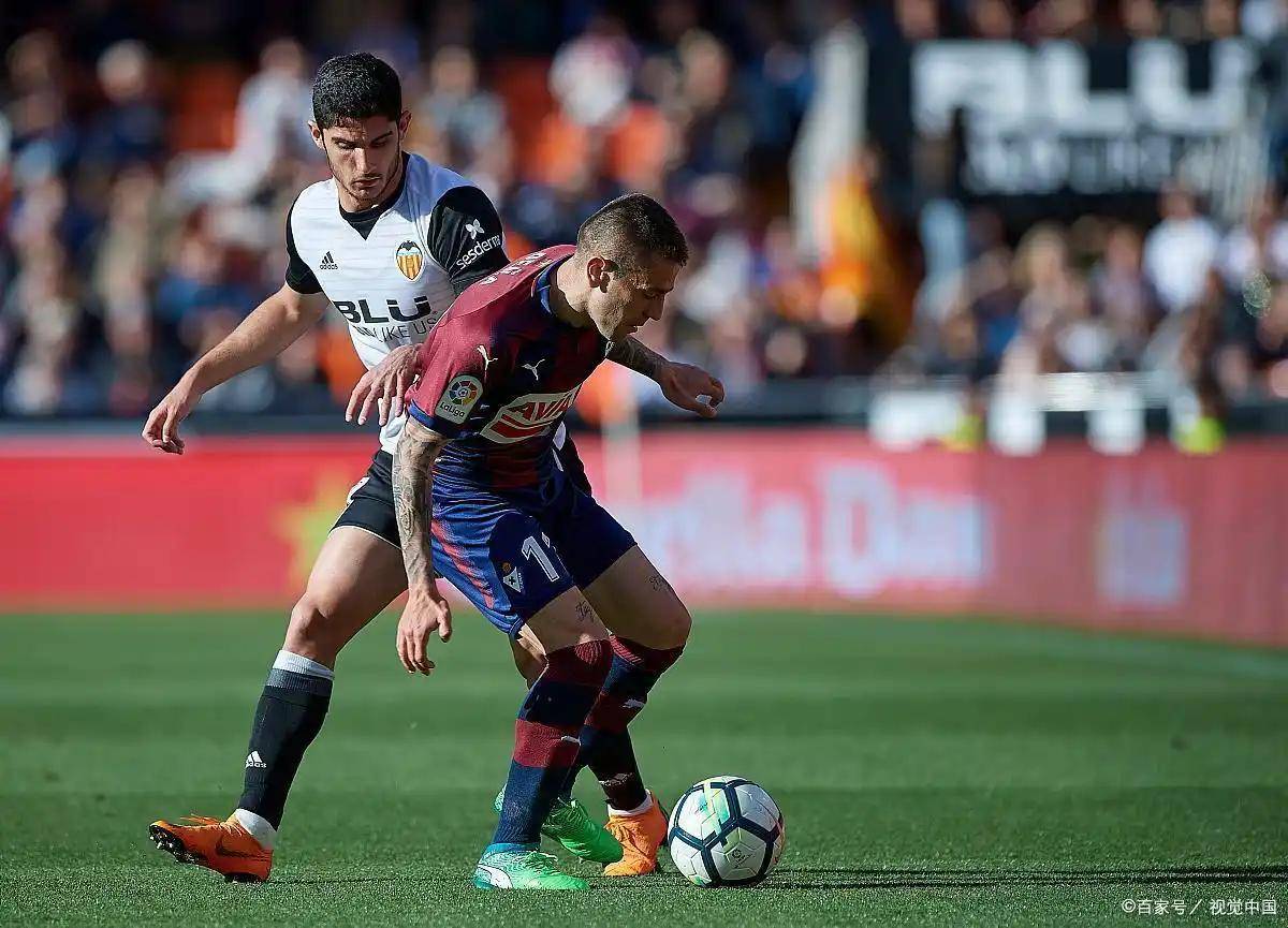 转会期德国杯传出新动向;比利亚雷亚尔防线松动;管理层表态:态度坚定;身体对抗强度拉满的简单介绍 转会期德国杯传出新动向;比利亚雷亚尔防线松动;管理层表态:态度坚定;身体对抗强度拉满的简单介绍