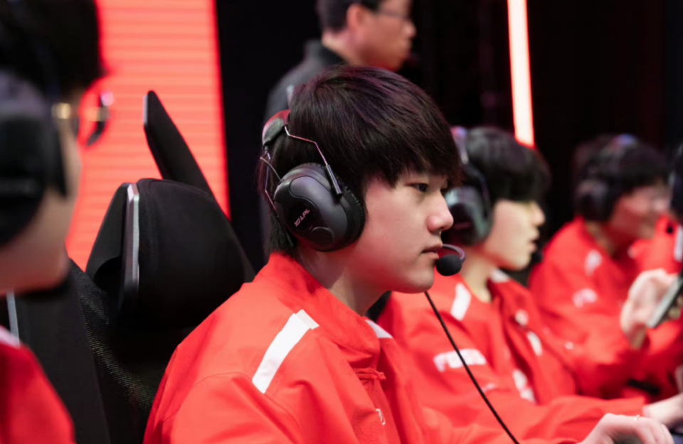 JackeyLove爆冷击败老鹰，逆转引爆全场！的简单介绍